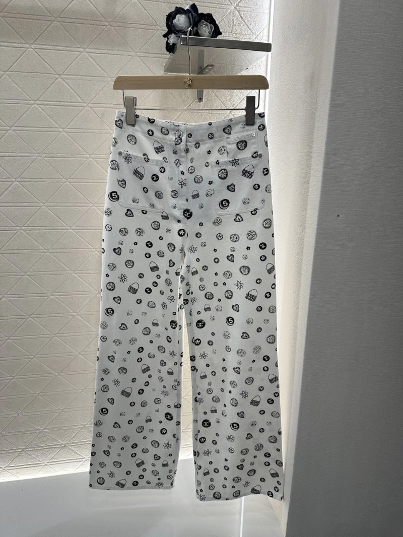 Sophisticated Chanel Jeans 108976