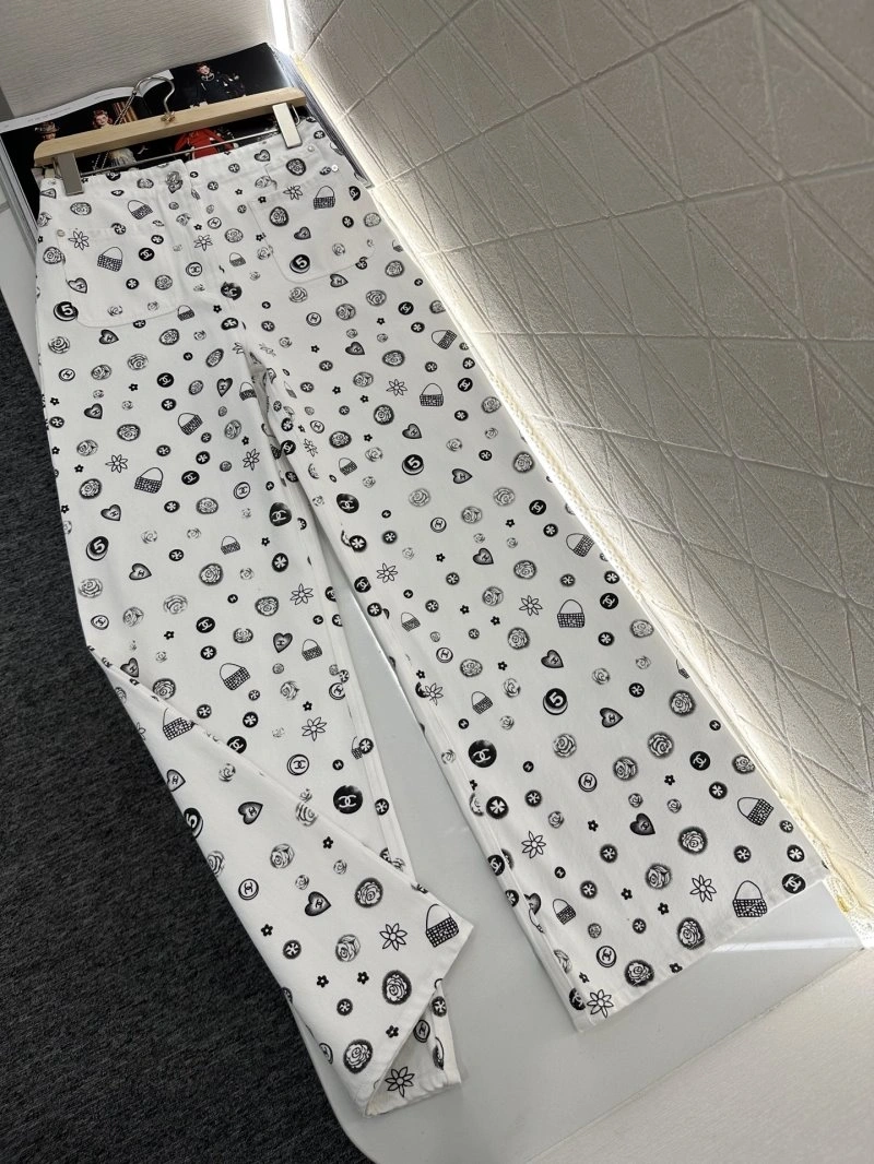 Sophisticated Chanel Jeans 108976