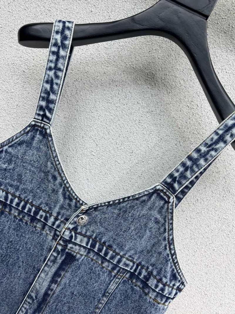 Minimalist Chanel Jeans 108957