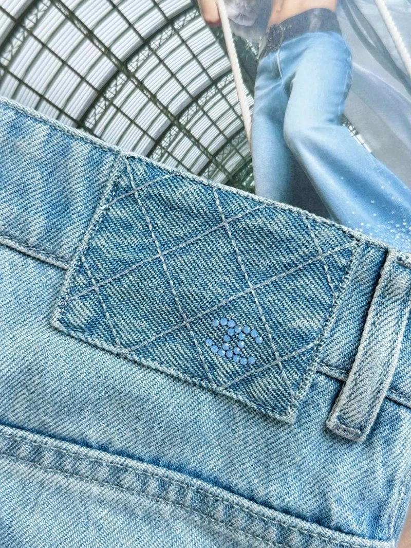 Neat Chanel Jeans 110691