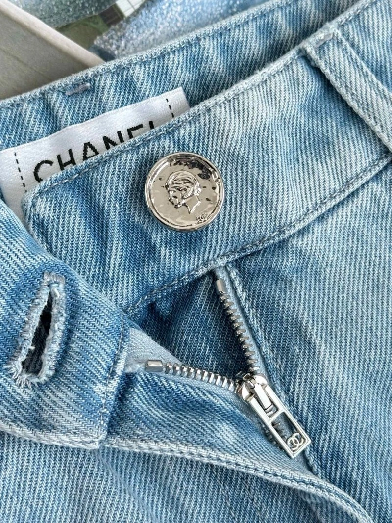 Neat Chanel Jeans 110691