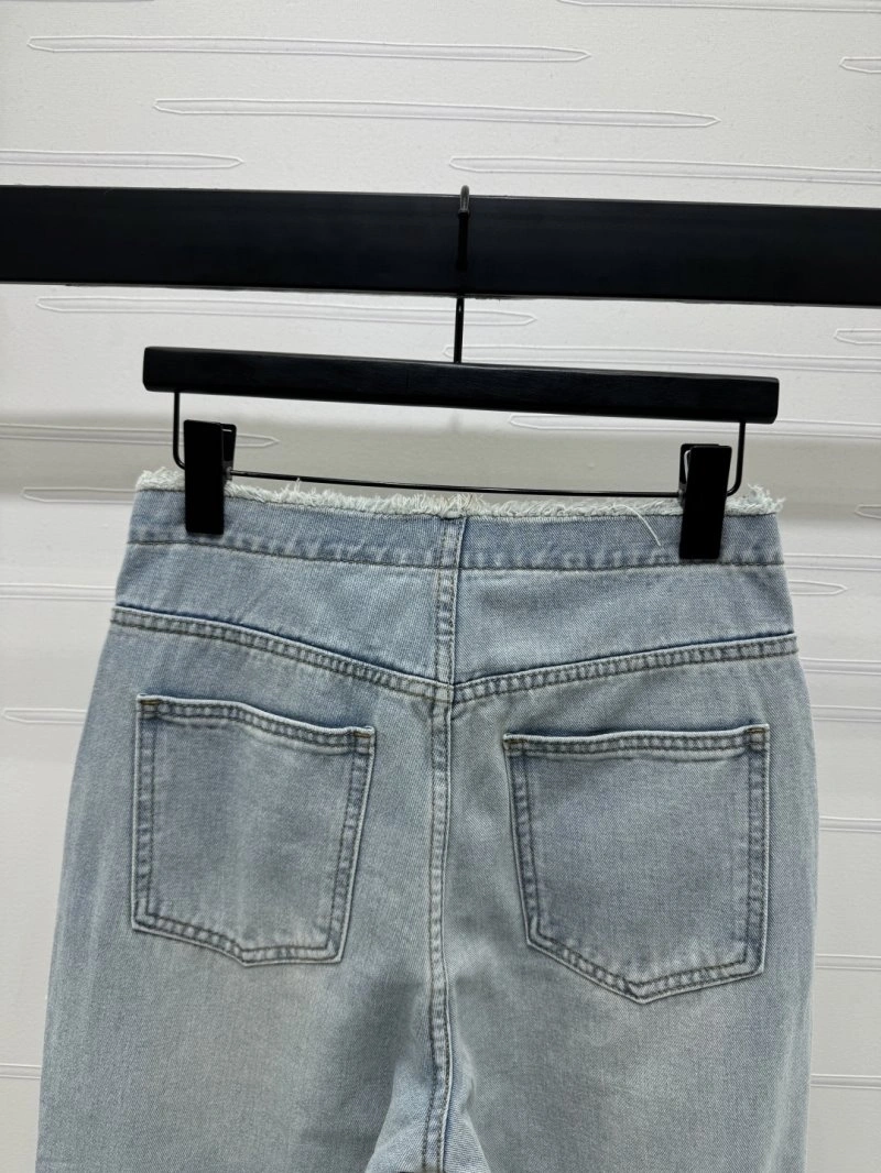 MoistureWicking Chanel Jeans 110685