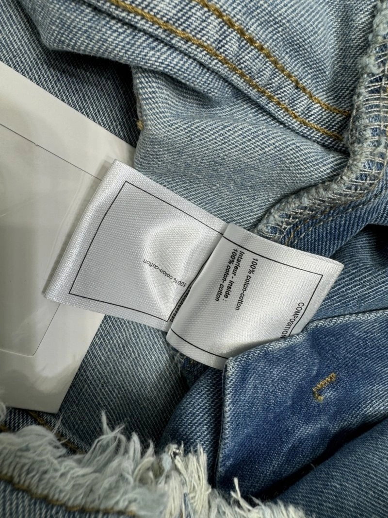 MoistureWicking Chanel Jeans 110685