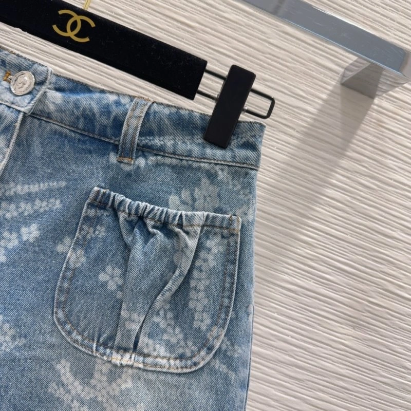 Chanel Jeans EyeCatching 110680