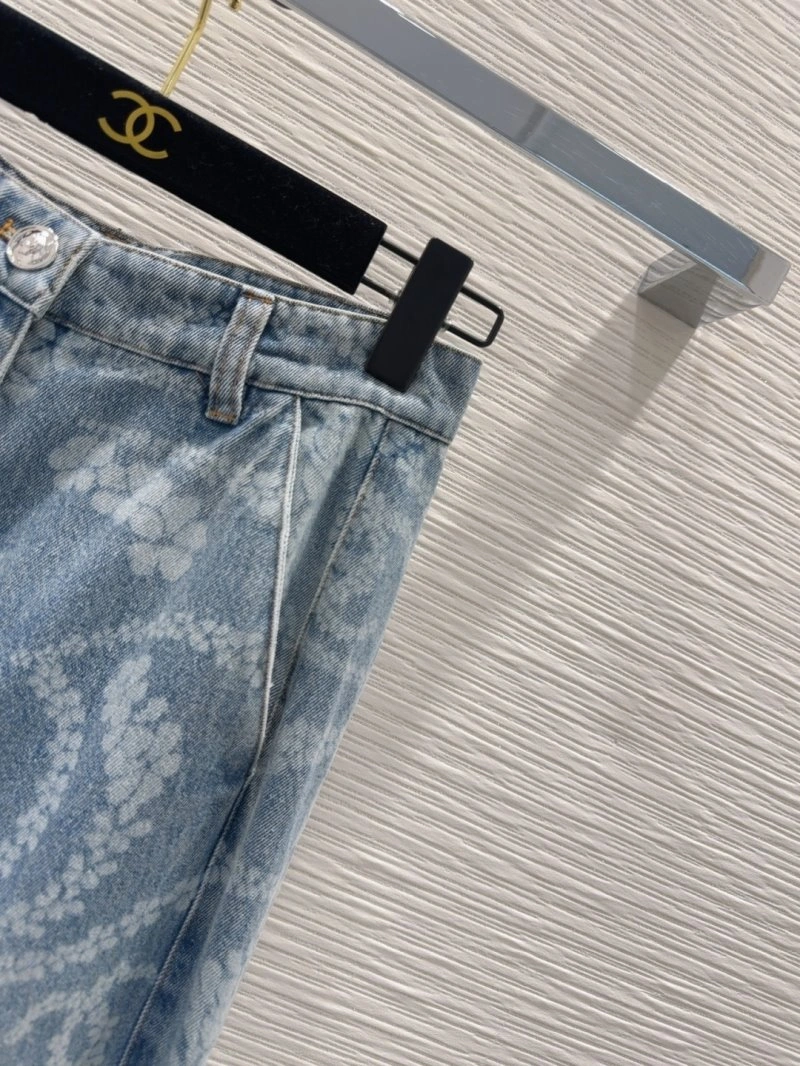 SunProtective Chanel Jeans 110671