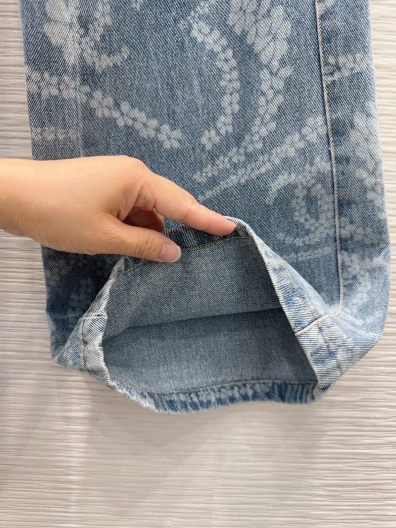 SunProtective Chanel Jeans 110671