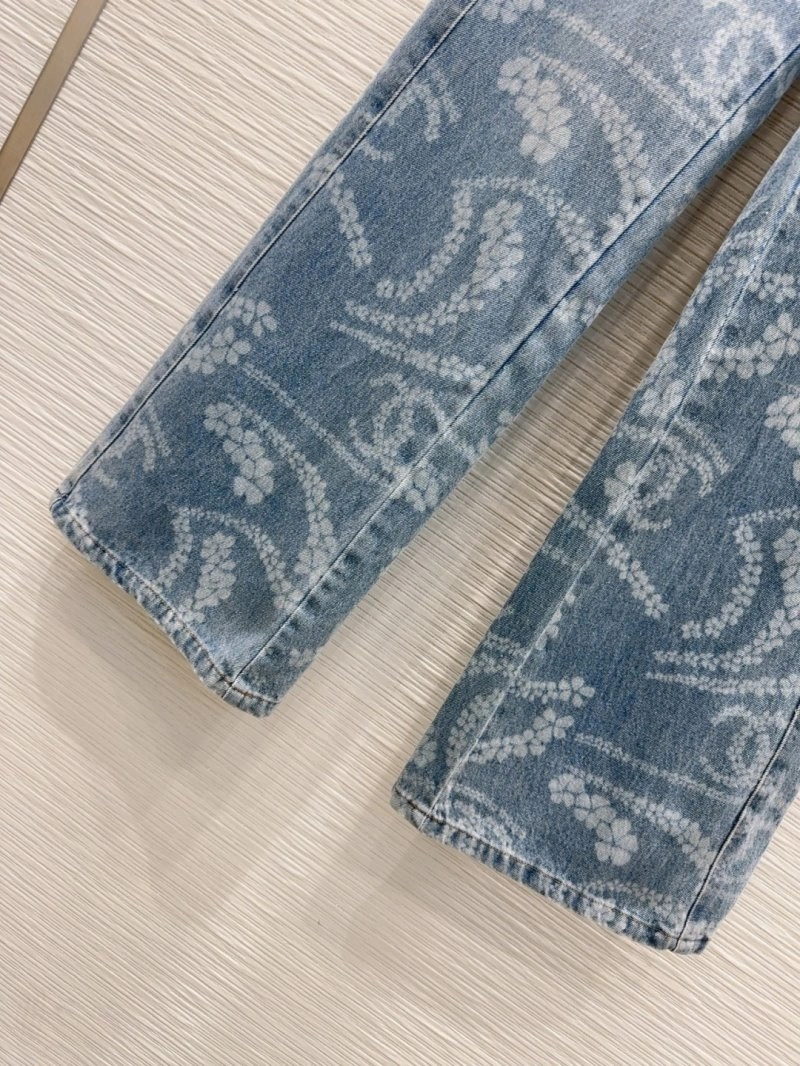 SunProtective Chanel Jeans 110671
