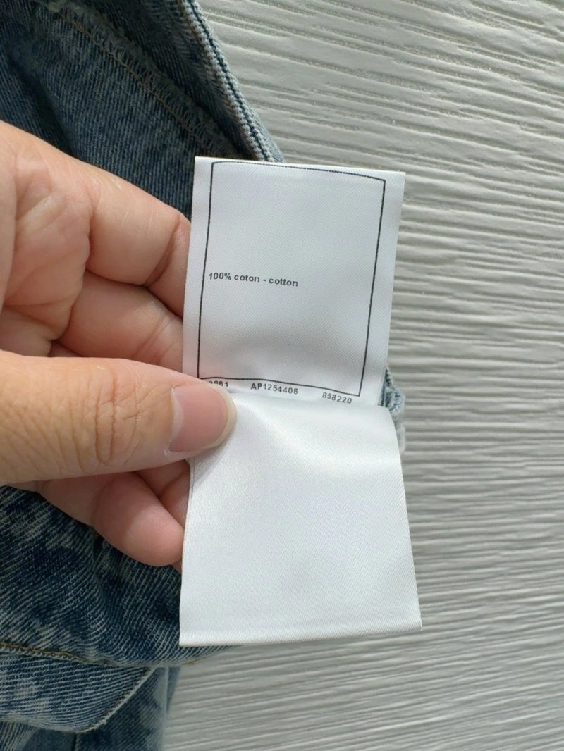 SunProtective Chanel Jeans 110671