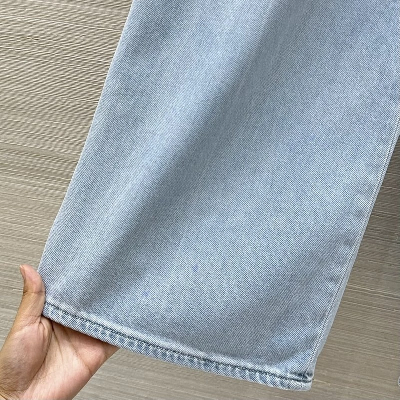 Sophisticated Chanel Jeans 110663