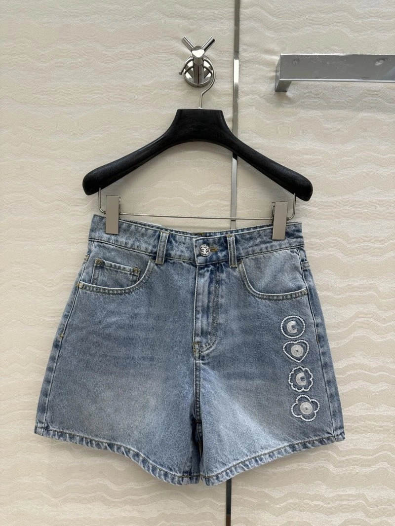 Stylish Chanel Jeans 110657