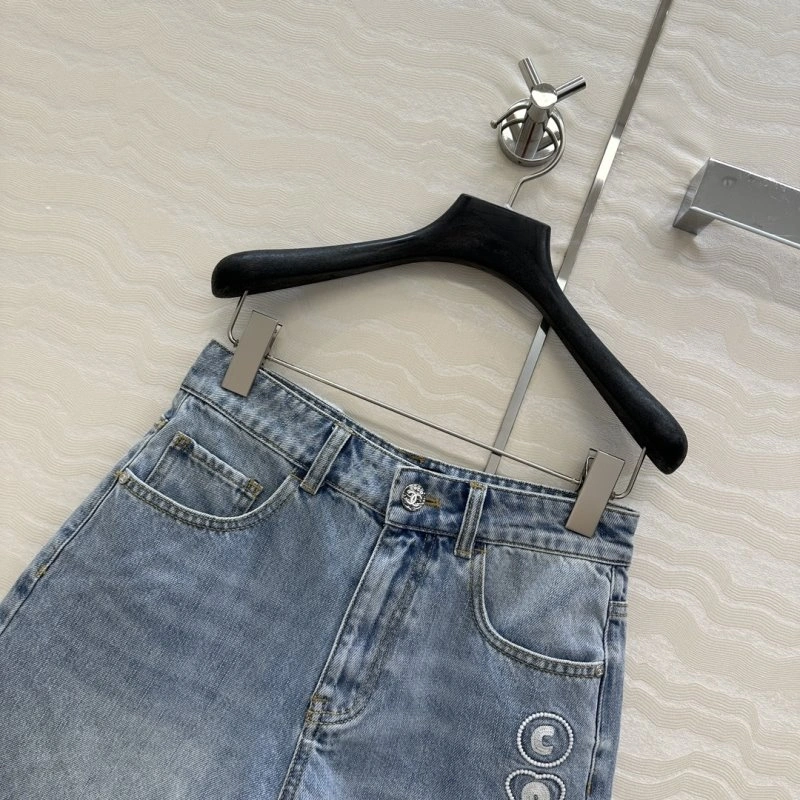 Stylish Chanel Jeans 110657