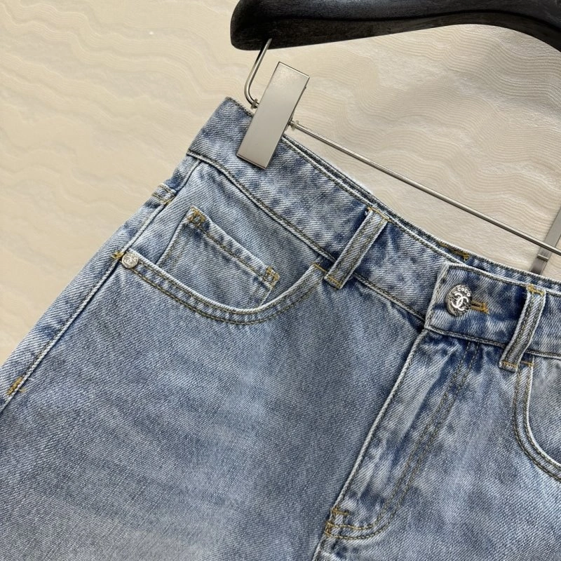 Stylish Chanel Jeans 110657