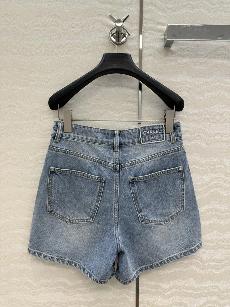 Stylish Chanel Jeans 110657