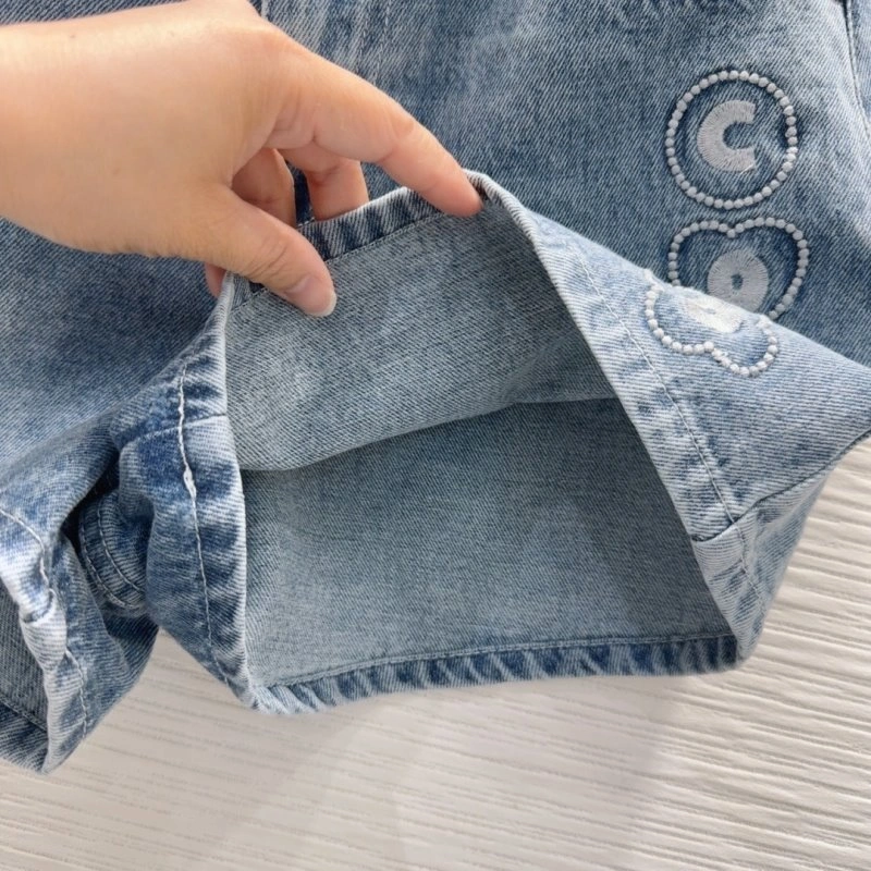 Chanel Jeans WellDesigned 110683
