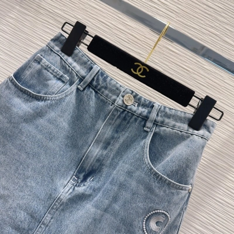 Casual Chanel Jeans 110653