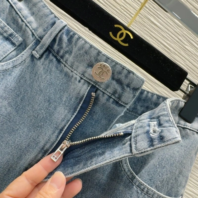 Casual Chanel Jeans 110653