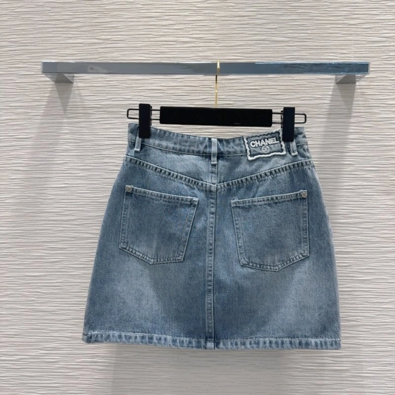 Casual Chanel Jeans 110653