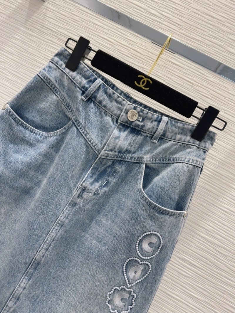 Chic Chanel Jeans 110679