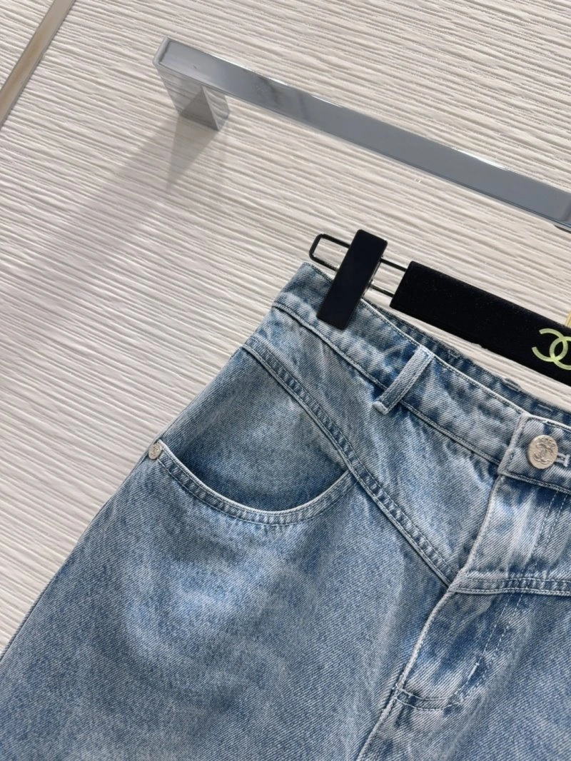 Chic Chanel Jeans 110679