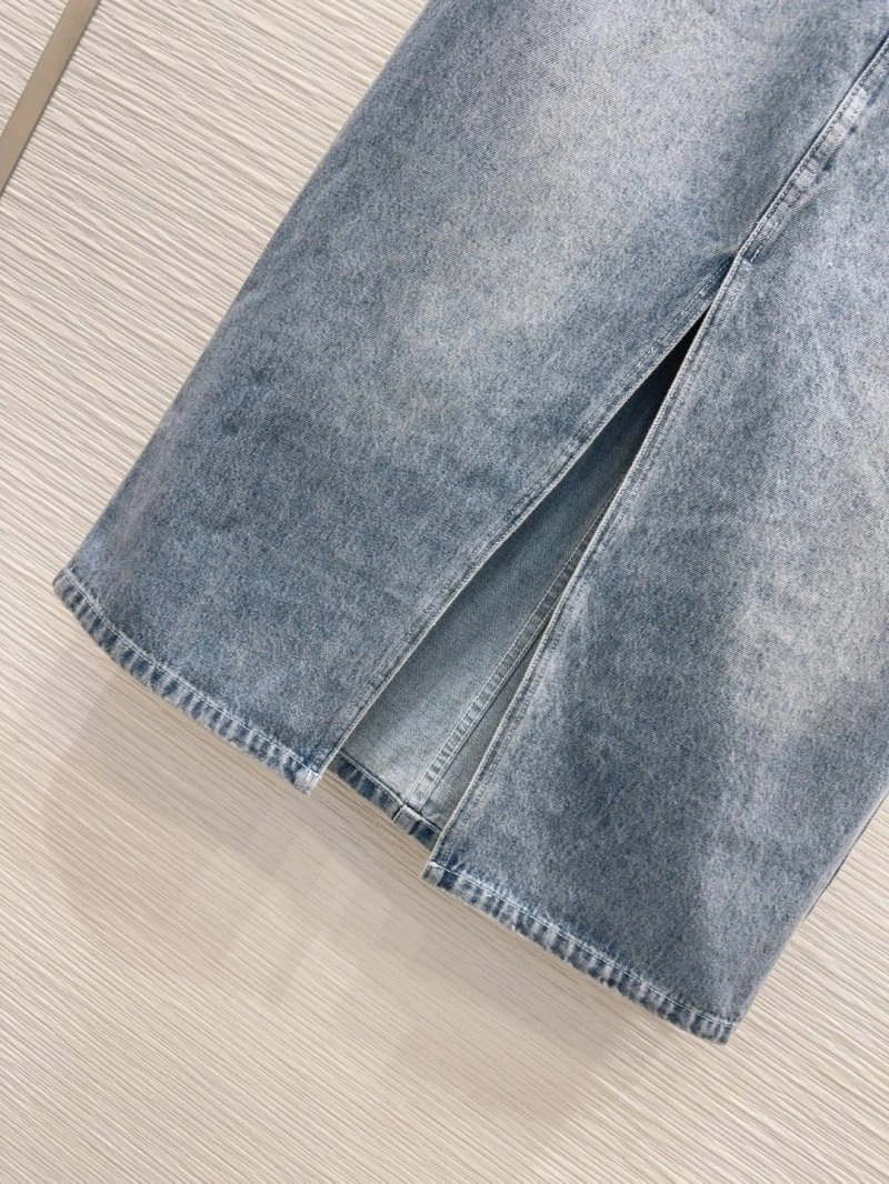 Chic Chanel Jeans 110679