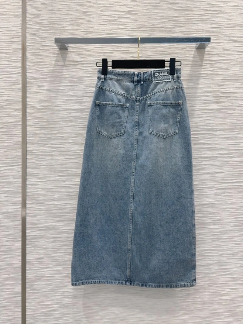 Chic Chanel Jeans 110679