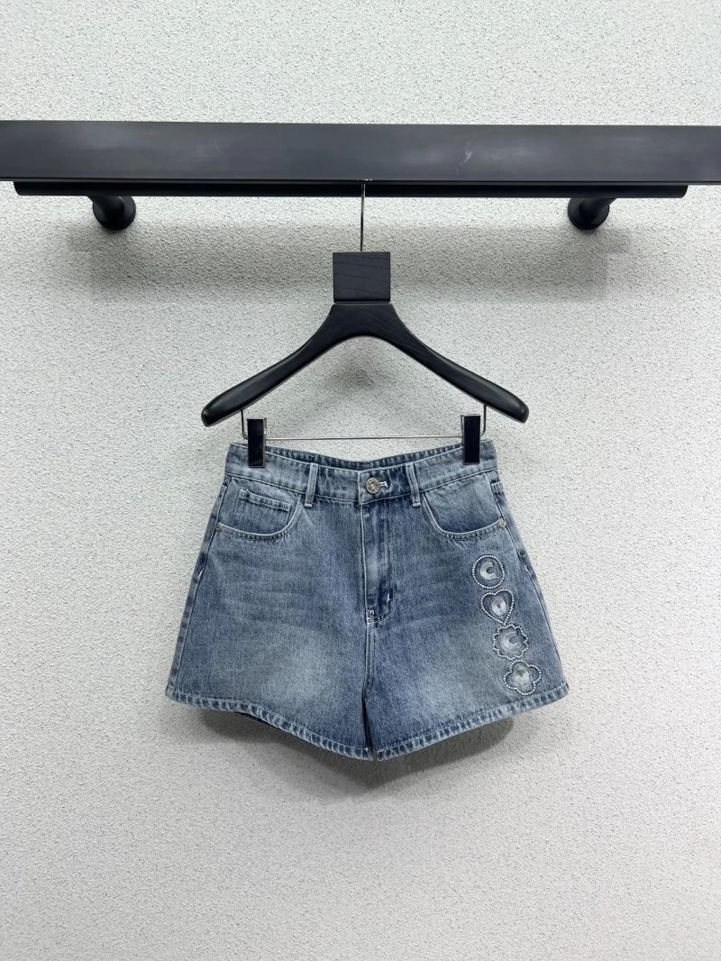 TechFriendly Chanel Jeans 110660