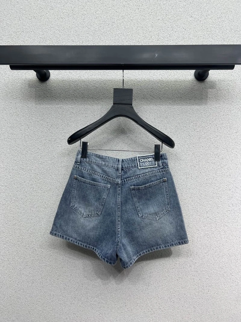 TechFriendly Chanel Jeans 110660