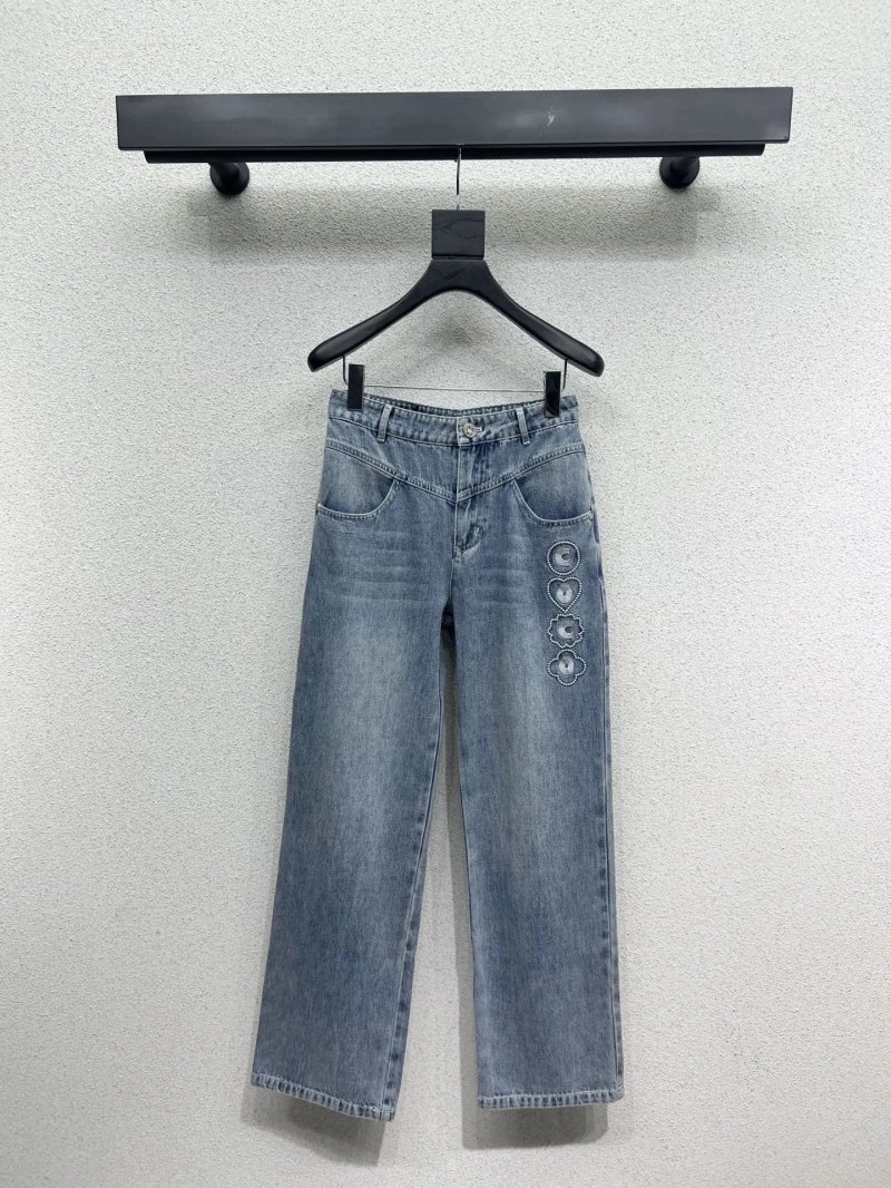 Versatile Chanel Jeans 110659