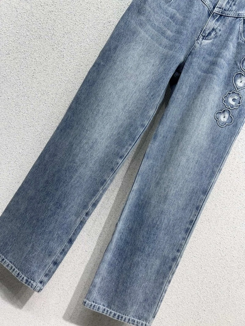 Versatile Chanel Jeans 110659