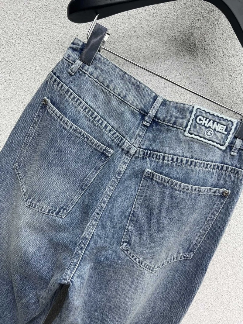 Versatile Chanel Jeans 110659