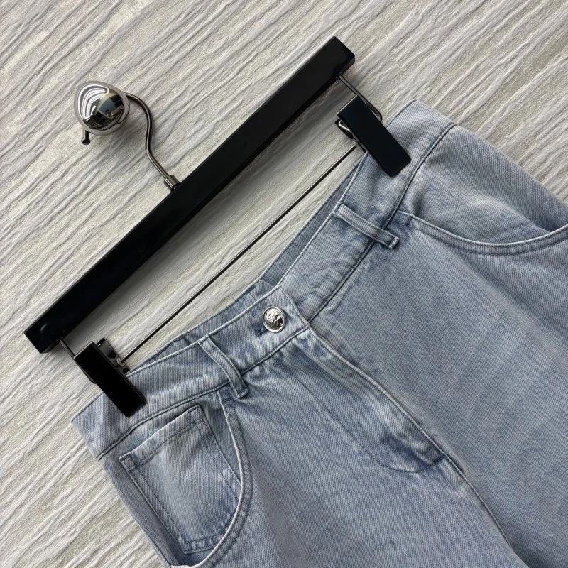 ModernLook Chanel Jeans 110648