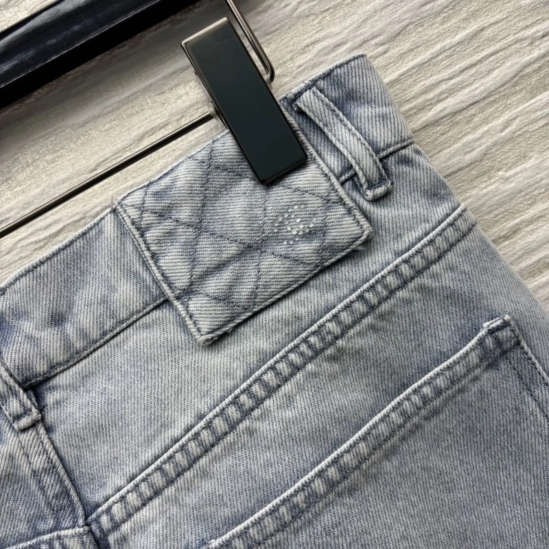 ModernLook Chanel Jeans 110648
