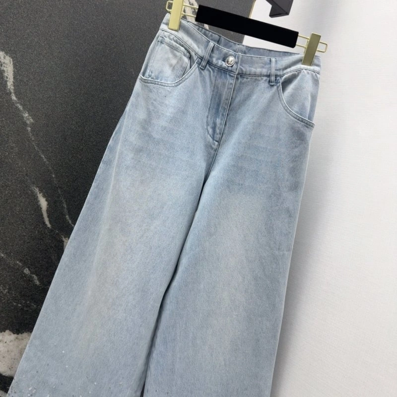 Chic Chanel Jeans 110626