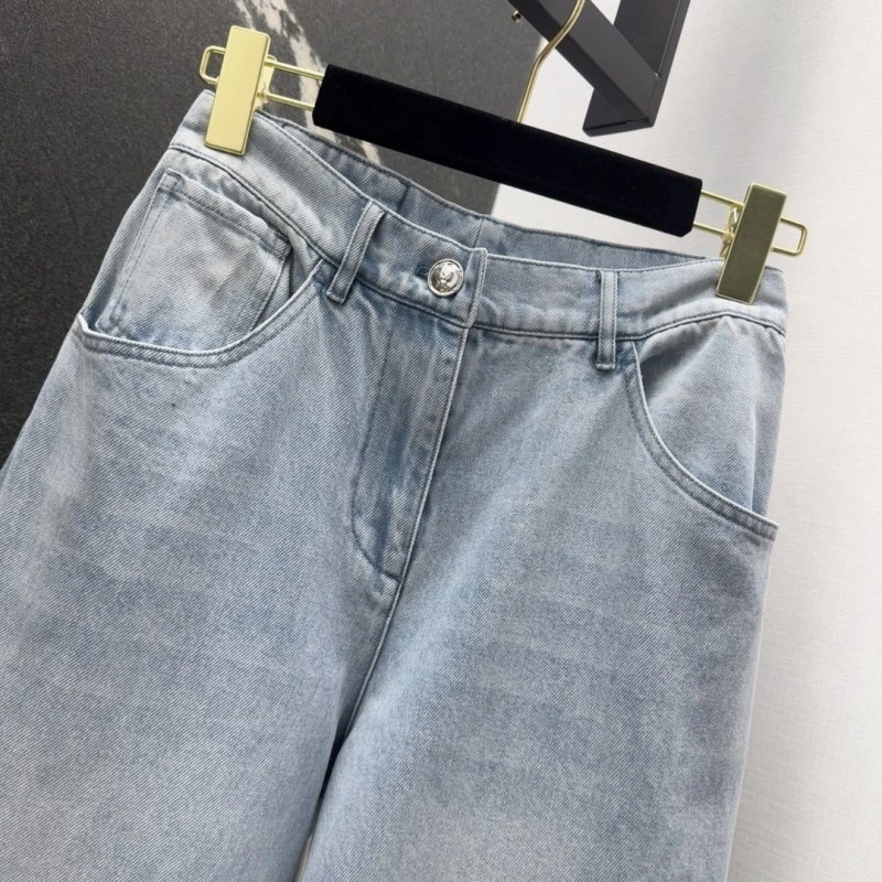 Chic Chanel Jeans 110626