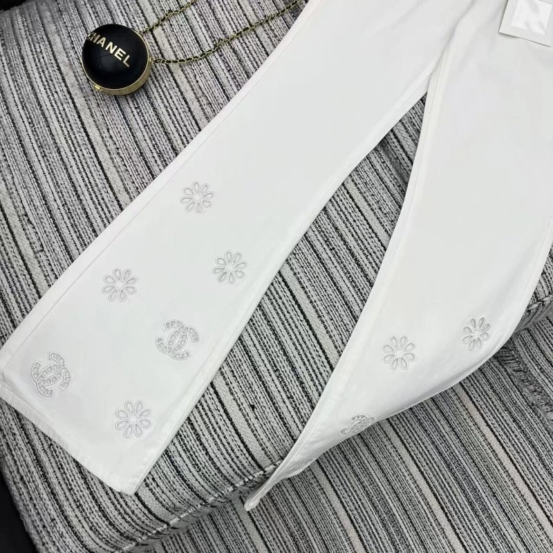 TravelReady Chanel Jeans 110618