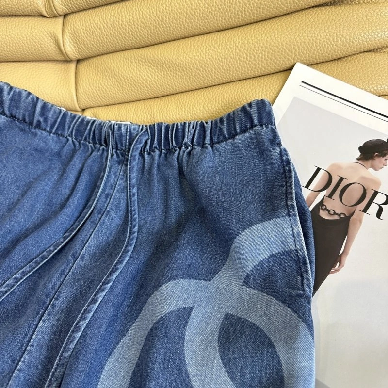 Classic Chanel Jeans 110629