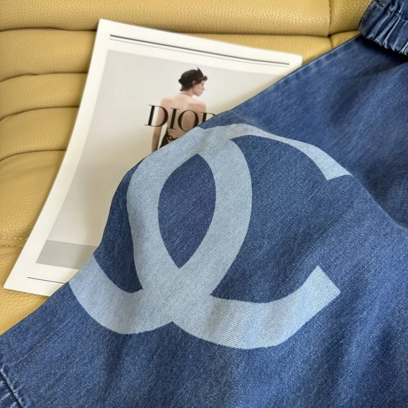 Classic Chanel Jeans 110629