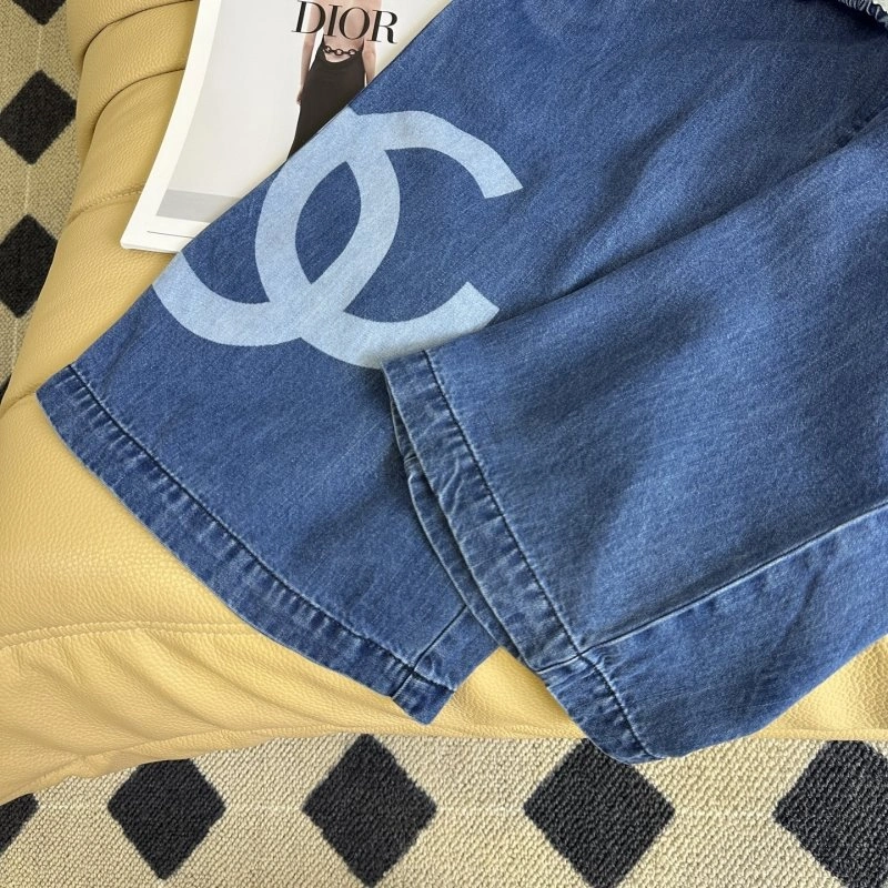 Classic Chanel Jeans 110629