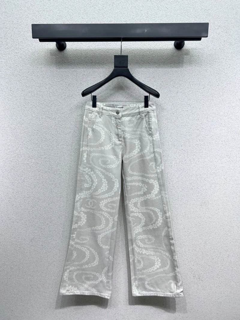 Lightweight Chanel Jeans 110645