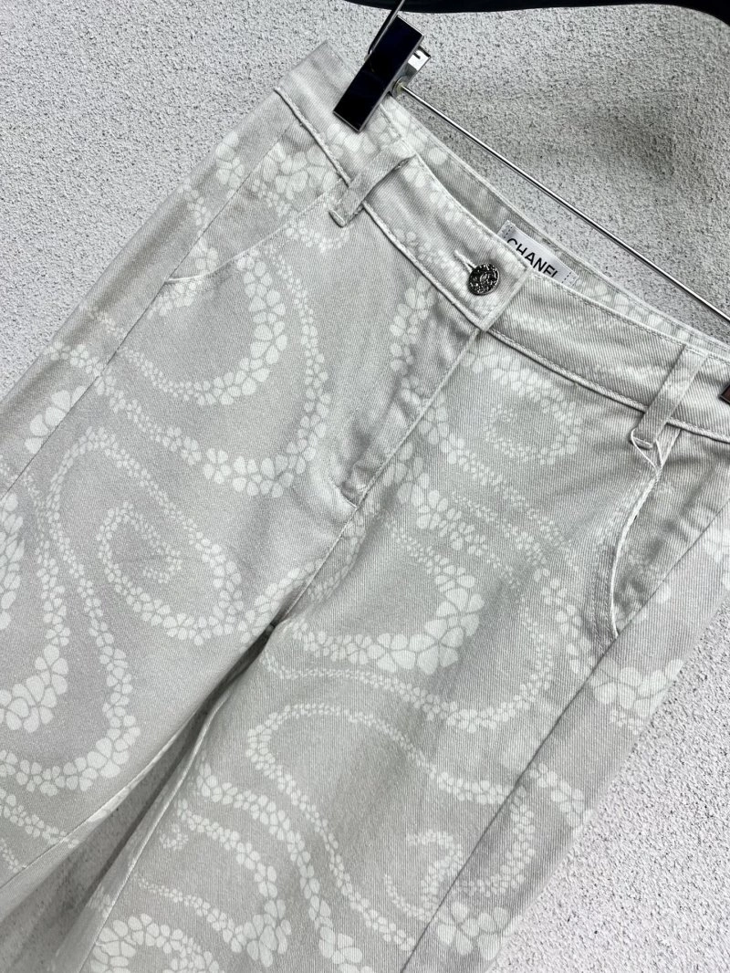 Lightweight Chanel Jeans 110645