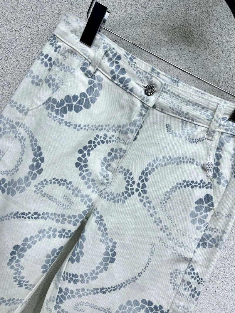 Lightweight Chanel Jeans 110645