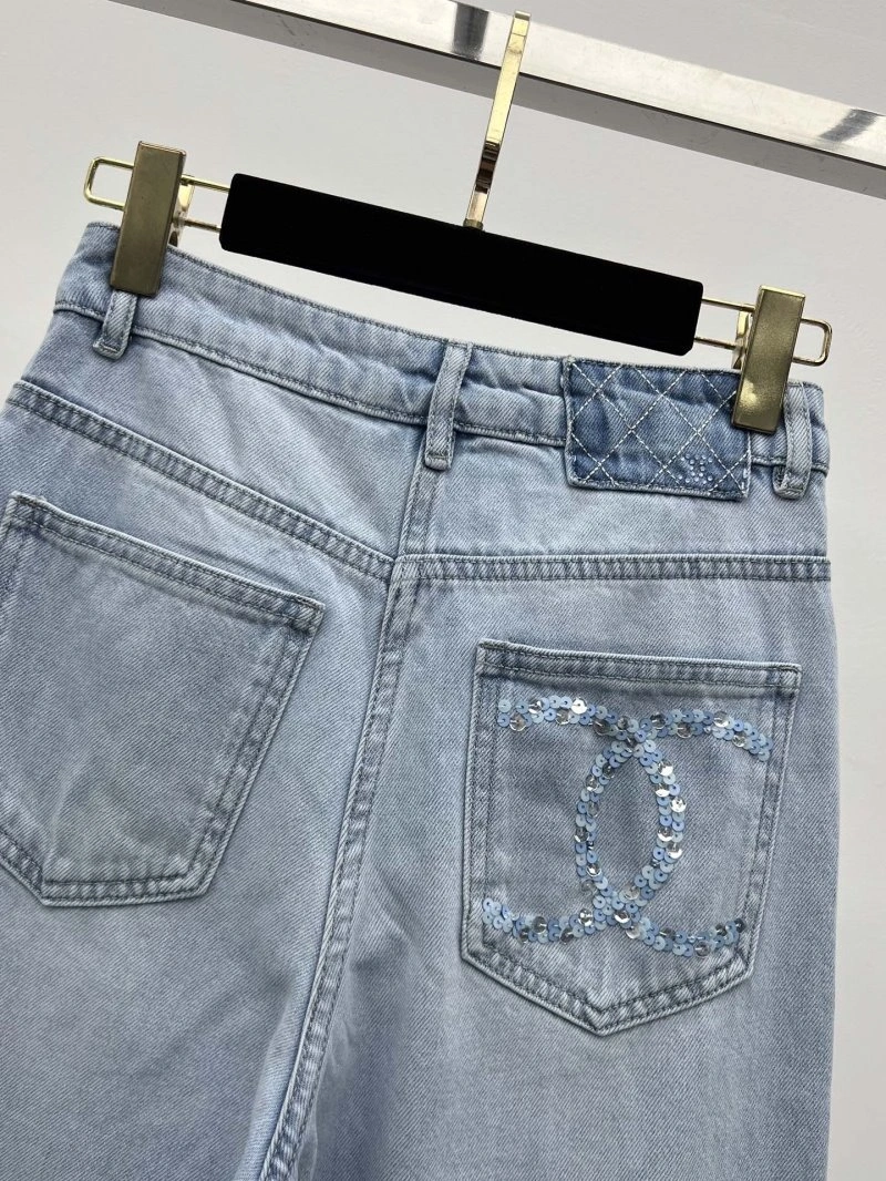Unique Chanel Jeans 110623