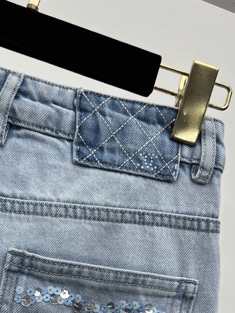Unique Chanel Jeans 110623