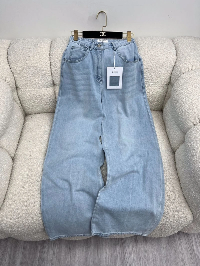 Unique Chanel Jeans 110623