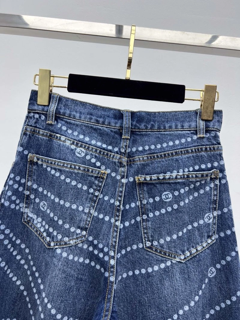 Sleek Chanel Jeans 110619