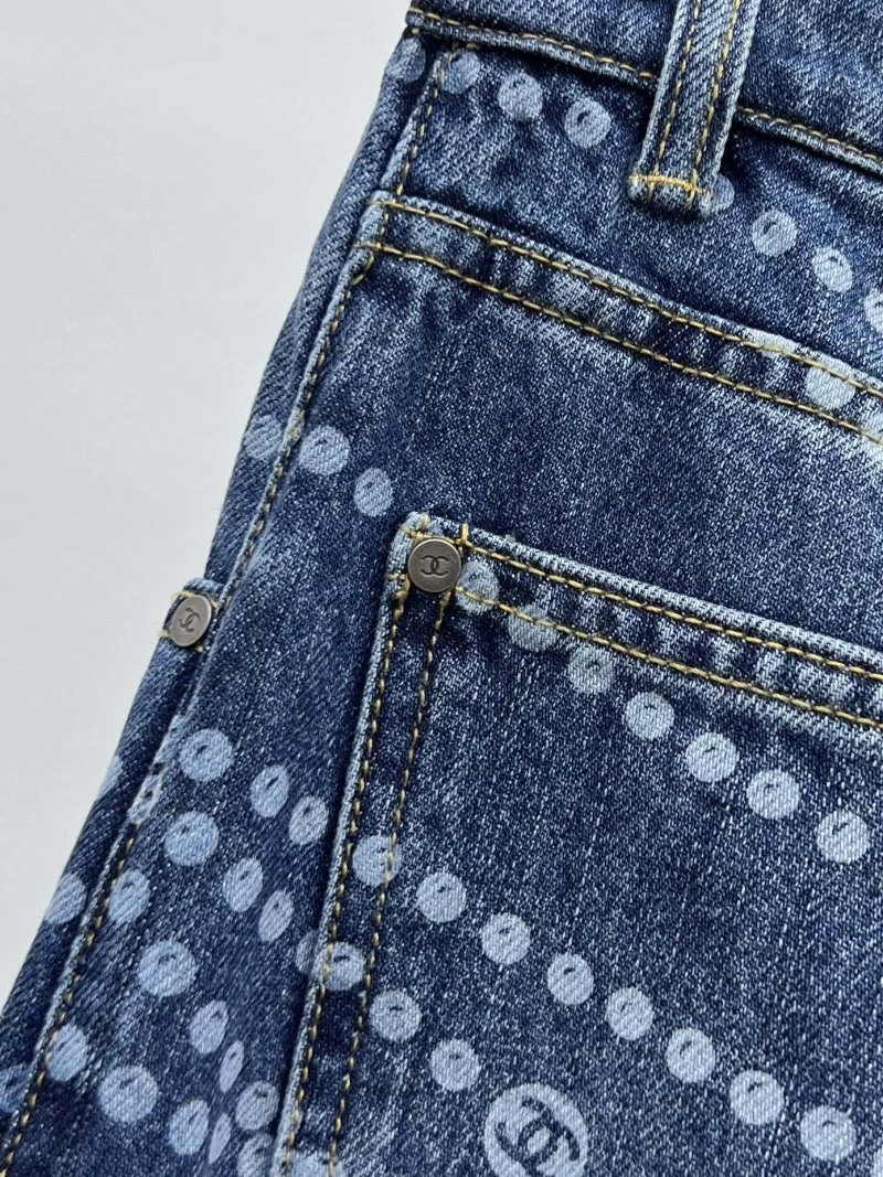 Sleek Chanel Jeans 110619