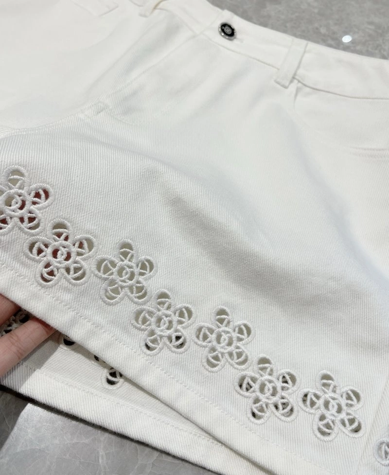 Stylish Chanel Jeans 110643