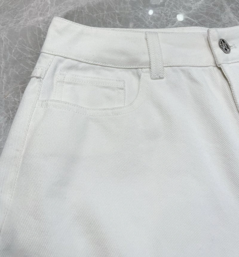 Stylish Chanel Jeans 110643