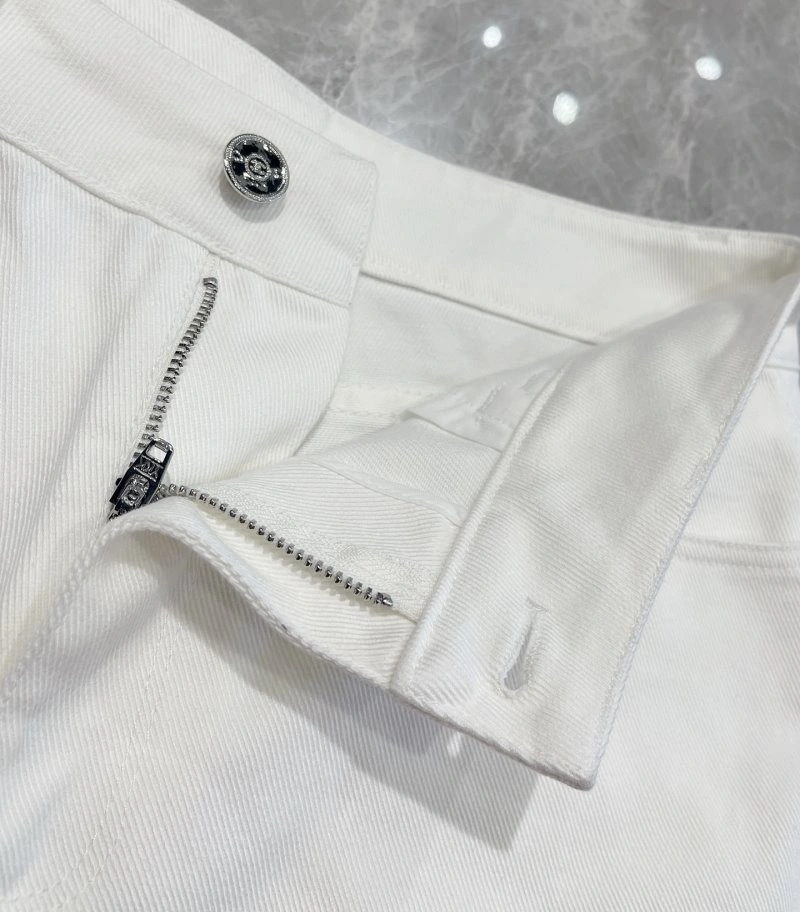 Stylish Chanel Jeans 110643