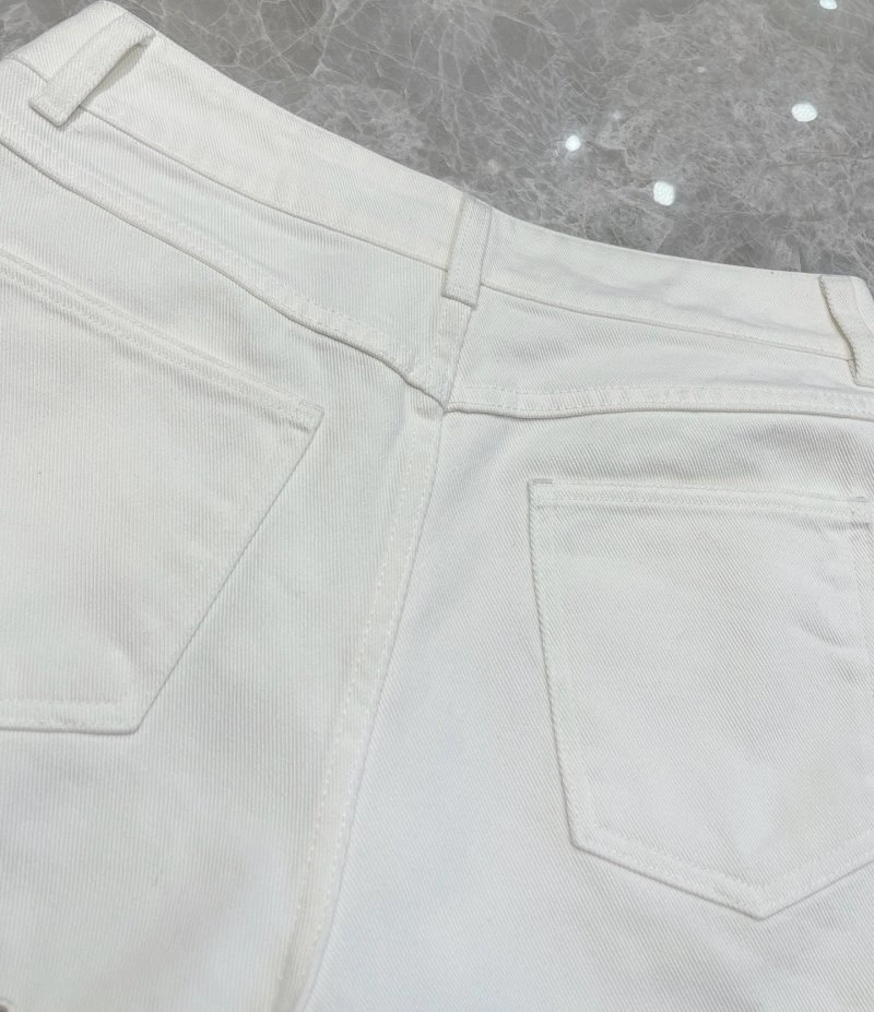 Stylish Chanel Jeans 110643